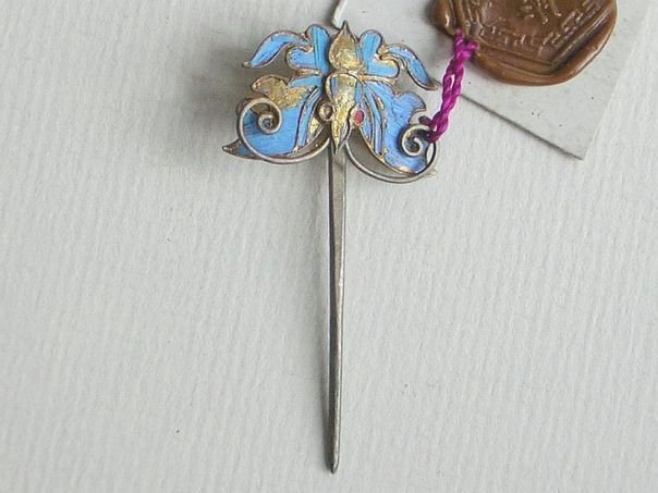 Small hairpin with butterfly - (8336)